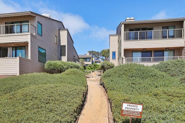119 Spinnaker Ct, Del Mar CA: https://media.crmls.org/mediaz/a9b983fc-3f2b-4476-8dcc-daf69e8f4899.jpg