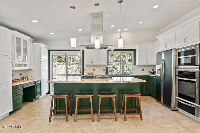 4809 Dunman Avenue, Woodland Hills CA: https://media.crmls.org/mediaz/a9b9ab67-f66a-42aa-b7c7-b0e50916f0e6.jpg
