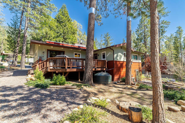 25445 Palomar Road, Idyllwild CA: https://media.crmls.org/mediaz/a9bba465-2ed6-4a5d-9bf2-14d88f3a575d.jpg