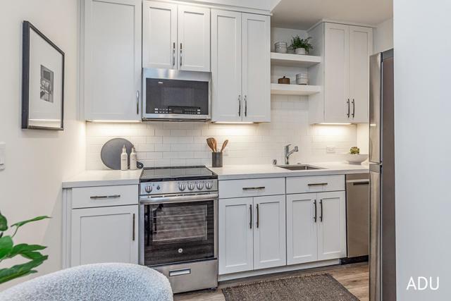 656 Benvenue Avenue, Los Altos CA: https://media.crmls.org/mediaz/a9bbd4ba-b4f4-49ad-bd10-11ac7222da05.jpg