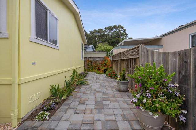 3 Coral Way, Half Moon Bay CA: https://media.crmls.org/mediaz/a9bbe1ce-f85a-4d40-bffe-2e9207ecade4.jpg
