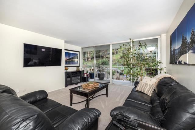 400 Davey Glen Road, Belmont CA: https://media.crmls.org/mediaz/a9bbf3ac-e13a-46a0-a2c8-f7469ef97b00.jpg