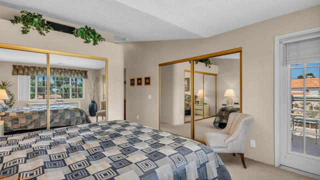 292 Desert Falls E Drive, Palm Desert CA: https://media.crmls.org/mediaz/a9bc0074-eff4-49d6-a9e6-61dde0c71fe9.jpg