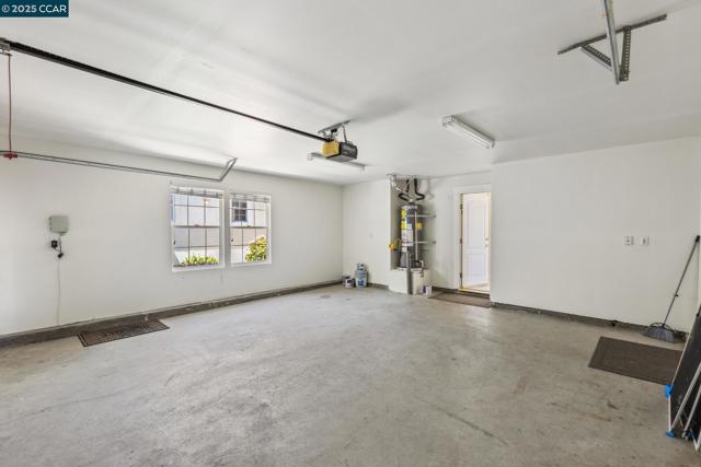 4280 Marietta Ct, Concord CA: https://media.crmls.org/mediaz/a9bc2bff-9986-4058-823e-5301ad98cdeb.jpg