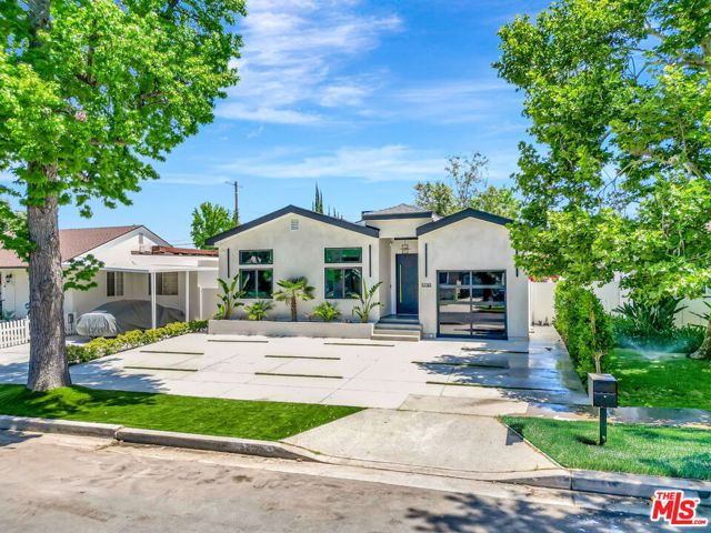 5730 Lasaine Avenue photo 1