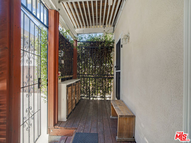 3148 W 11th Street, Los Angeles CA: https://media.crmls.org/mediaz/a9bdf7f7-ac96-4228-9a4d-fac24a089fe7.jpg