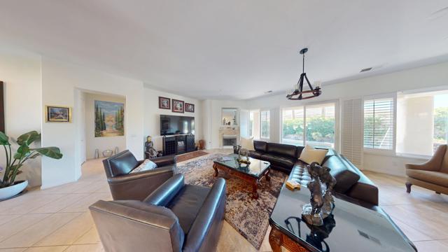 34 Calle La Reina, Rancho Mirage CA: https://media.crmls.org/mediaz/a9be1301-30a6-452d-a4ea-3b33aa425143.jpg