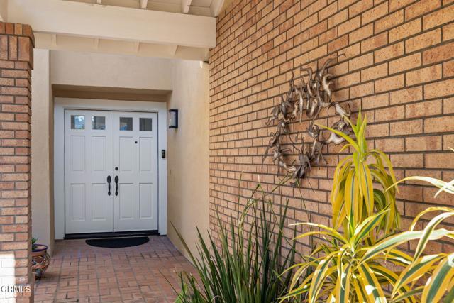 2106 Fox Den Court, Oxnard CA: https://media.crmls.org/mediaz/a9be72c0-5ec4-4198-9ec4-f238a709ae79.jpg