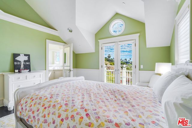 6277 Sea Star Drive, Malibu CA: https://media.crmls.org/mediaz/a9bec979-58c6-4258-a01a-471d18f286f2.jpg