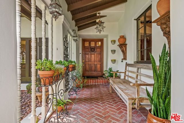 435 Loring Avenue, Los Angeles, California 90024, 4 Bedrooms Bedrooms, ,3 BathroomsBathrooms,Single Family Residence,For Sale,Loring,24464419