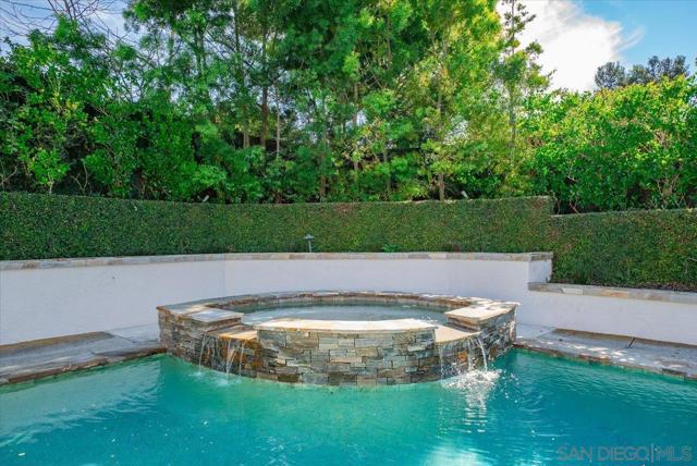 6150 La Fremontia, Rancho Santa Fe CA: https://media.crmls.org/mediaz/a9bfd5bc-03ef-4881-8e81-3519ca117533.jpg