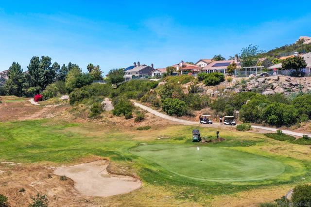 10562 Aspen Gln, Escondido CA: https://media.crmls.org/mediaz/a9c0ac1f-8c38-498a-9d31-6ea3f3d5df5b.jpg