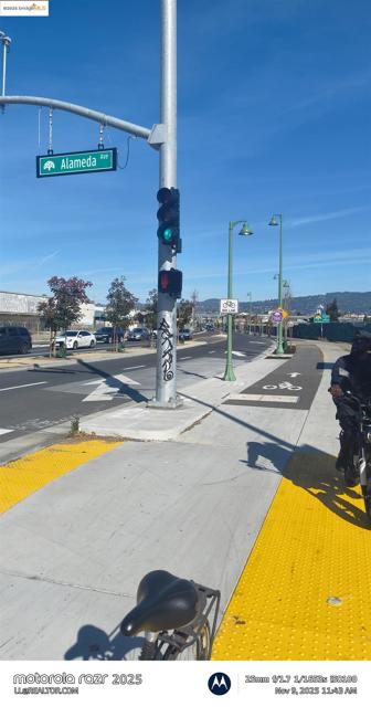 3532 San Leandro St, Oakland CA: https://media.crmls.org/mediaz/a9c0e267-5e6f-4c91-a2b4-dd0d10bf8eac.jpg