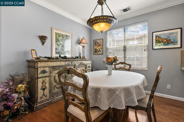 26 Warhol Way, Pleasant Hill CA: https://media.crmls.org/mediaz/a9c16f6f-bc6b-4f6a-bd25-20edec1361bc.jpg