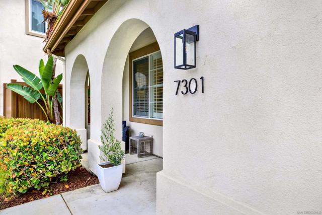 7301 Seafarer Pl, Carlsbad CA: https://media.crmls.org/mediaz/a9c19326-9166-43ed-83b9-caedc25a73d3.jpg