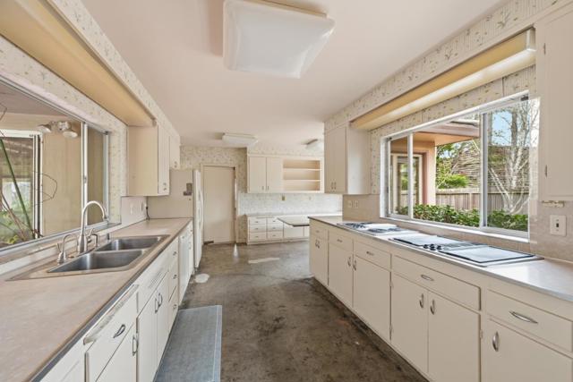 1735 Crockett Lane, Hillsborough CA: https://media.crmls.org/mediaz/a9c1c784-1a57-4936-8179-af755b3d0238.jpg