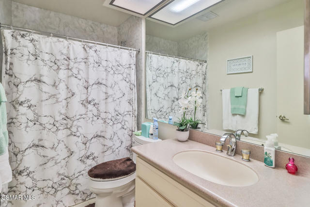 11820 Doral Avenue, Porter Ranch CA: https://media.crmls.org/mediaz/a9c22bb9-db9f-4c9f-b4d6-33eba0852d6a.jpg