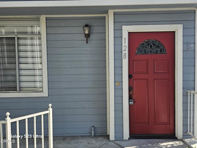 3075 Foothill Boulevard, La Crescenta CA: https://media.crmls.org/mediaz/a9c25b49-42d2-4ea6-ae8d-7d43f5075ce9.jpg