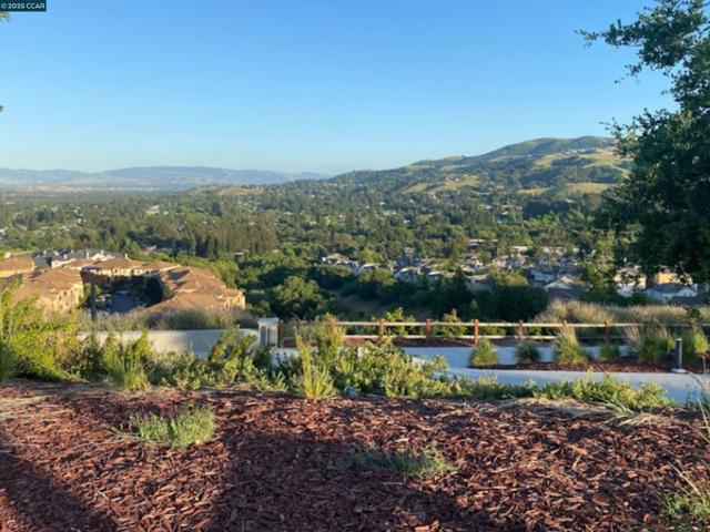 122 Claremont Crest Ct, San Ramon CA: https://media.crmls.org/mediaz/a9c269c0-33f6-4658-b0c6-f6b834bf2863.jpg