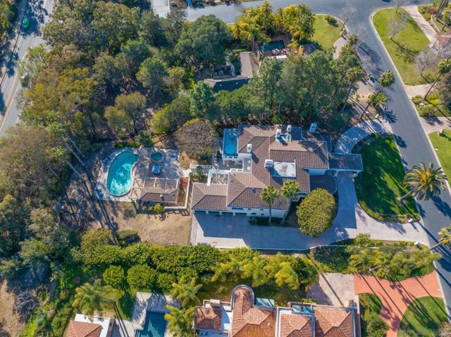 17770 Calle Mayor, Rancho Santa Fe, California 92067, 5 Bedrooms Bedrooms, ,7 BathroomsBathrooms,Single Family Residence,For Sale,Calle Mayor,250018090SD