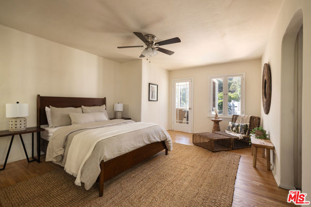 2136 Benedict Canyon Drive, Beverly Hills CA: https://media.crmls.org/mediaz/a9c2feb9-d015-497d-8626-310110244128.jpg