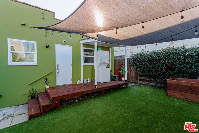 4307 Burns Avenue, Los Angeles CA: https://media.crmls.org/mediaz/a9c436de-0fd4-423a-a6f6-dd35d1b4e965.jpg