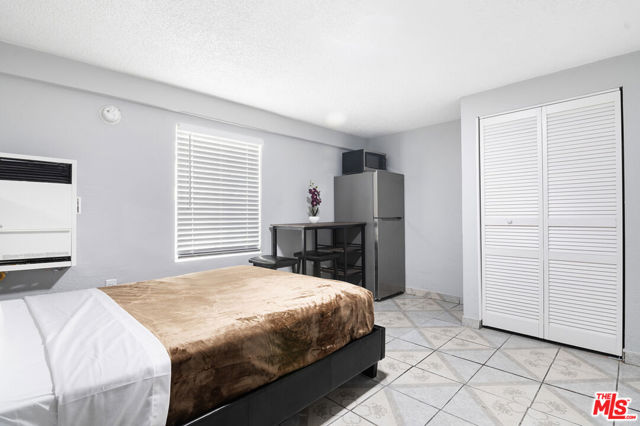 930 Fraser Avenue, Los Angeles CA: https://media.crmls.org/mediaz/a9c451d1-6619-4eb2-b084-99afbca334c3.jpg
