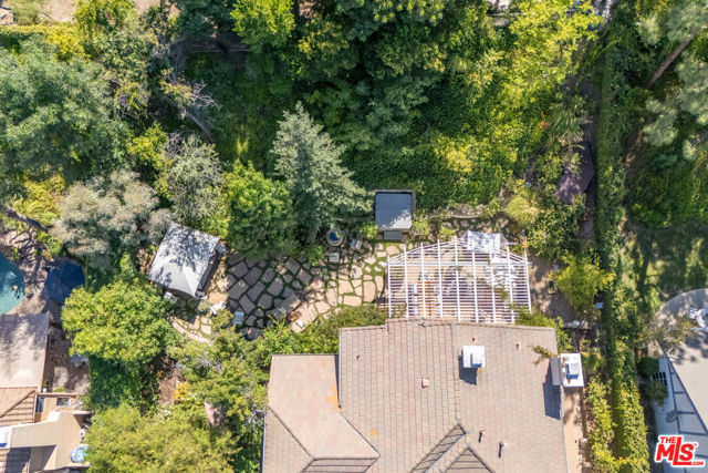 5985 Vista De La Luz, Woodland Hills CA: https://media.crmls.org/mediaz/a9c47489-cc17-4fbe-8071-ba7b77f6fb37.jpg