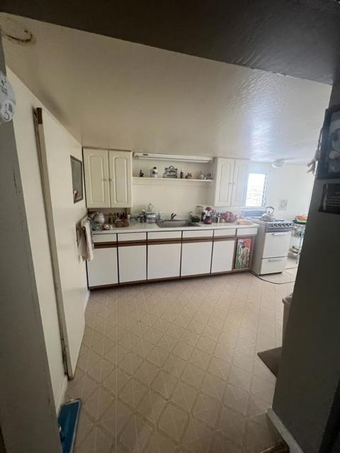 17160 Wilson Way, Royal Oaks CA: https://media.crmls.org/mediaz/a9c4e360-fa7e-4694-be94-60a56c97f3ec.jpg