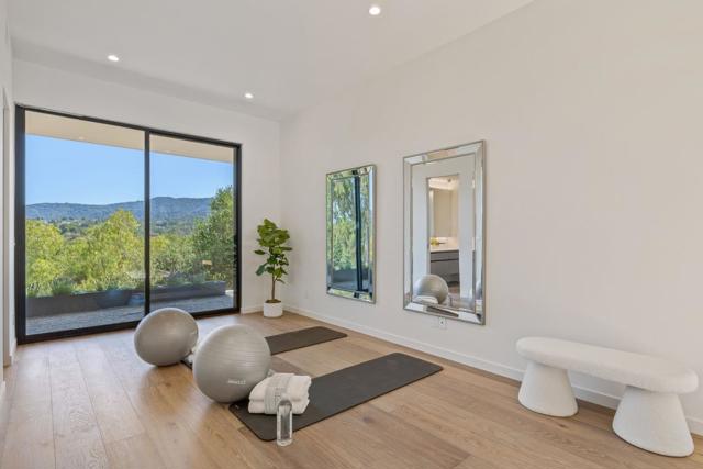 25251 La Rena Lane, Los Altos Hills CA: https://media.crmls.org/mediaz/a9c53994-94ff-43c6-9fa2-178a4177e143.jpg