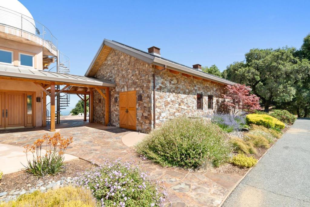 A9C5Bb2D 16Cb 453D A152 54Cfe1485D88 15060 Montebello Road, Cupertino, Ca 95014 &Lt;Span Style='BackgroundColor:transparent;Padding:0Px;'&Gt; &Lt;Small&Gt; &Lt;I&Gt; &Lt;/I&Gt; &Lt;/Small&Gt;&Lt;/Span&Gt;