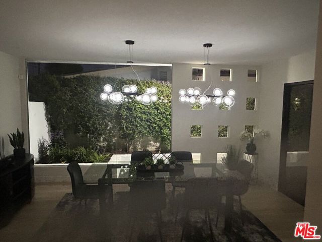 23442 Burbank Boulevard, Woodland Hills CA: https://media.crmls.org/mediaz/a9c65744-834d-483f-b25c-6967997114ac.jpg