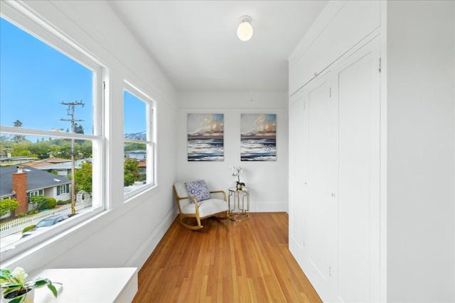 5555 Carlton Street, Oakland CA: https://media.crmls.org/mediaz/a9c67784-d79b-4592-be95-f054fa60674d.jpg