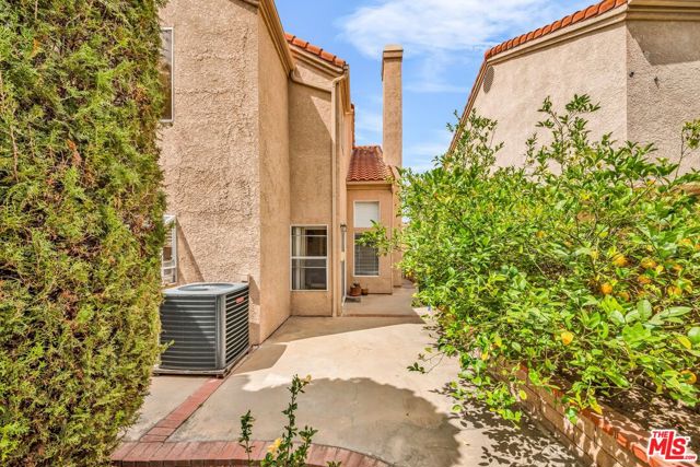 23234 Valerio Street, West Hills CA: https://media.crmls.org/mediaz/a9c695ac-2adf-462f-979c-1abdb8e62586.jpg