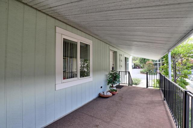 56 Creekside Drive, Morgan Hill CA: https://media.crmls.org/mediaz/a9c7afbc-6498-4fa5-9c8a-10556bb83e7f.jpg