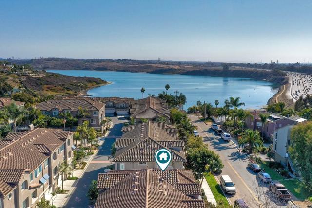 4031 Aidan Cir, Carlsbad CA: https://media.crmls.org/mediaz/a9c7fa83-dd1d-4ba0-a775-5e66bd5d3377.jpg