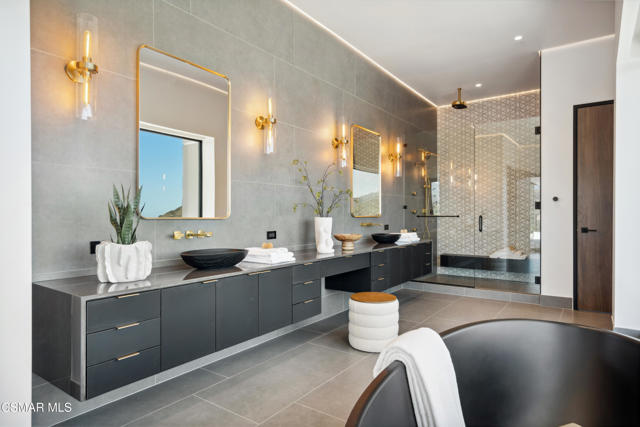 461 Lake Sherwood Drive, Lake Sherwood CA: https://media.crmls.org/mediaz/a9c853ff-e161-4fdc-b82d-21b1fab8f6b7.jpg