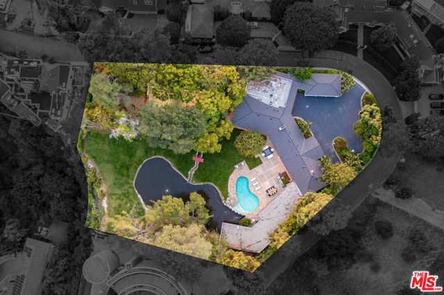 1177 Loma Linda Drive, Beverly Hills CA: https://media.crmls.org/mediaz/a9c85b5c-24c0-4cd6-a216-cc5f26c41c40.jpg