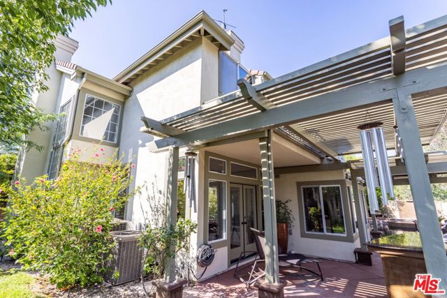 27350 Landon Place, Valencia CA: https://media.crmls.org/mediaz/a9c90359-e32b-4b7f-938b-a220de9e9b52.jpg