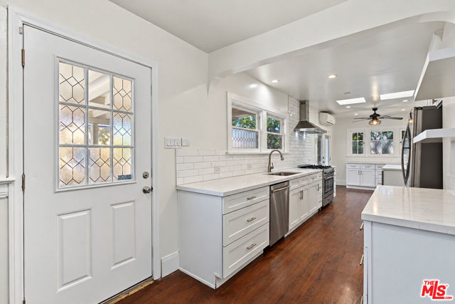 1283 South WINDSOR photo 23