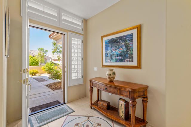 78664 Platinum Drive, Palm Desert CA: https://media.crmls.org/mediaz/a9c9c8db-4990-4e9d-99cf-4d4e03cfc65c.jpg