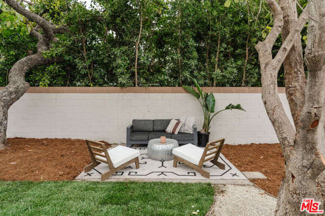 3501 Hillcrest Drive, Los Angeles CA: https://media.crmls.org/mediaz/a9c9e9c8-9f84-4575-aed5-e14593c68ee0.jpg
