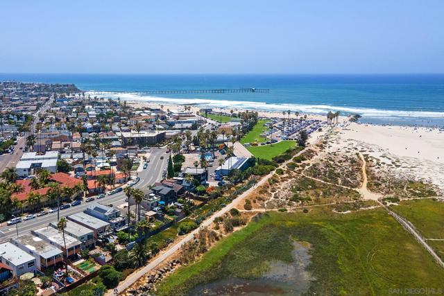 5038 40 W Point Loma Blvd, San Diego CA: https://media.crmls.org/mediaz/a9ca6ef5-a85d-4e03-bc42-3d01c7157987.jpg