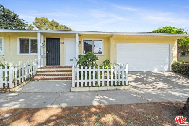 9620 Braddock Drive, Culver City CA: https://media.crmls.org/mediaz/a9ca9df3-69e0-4968-8e21-1253a4d677d2.jpg