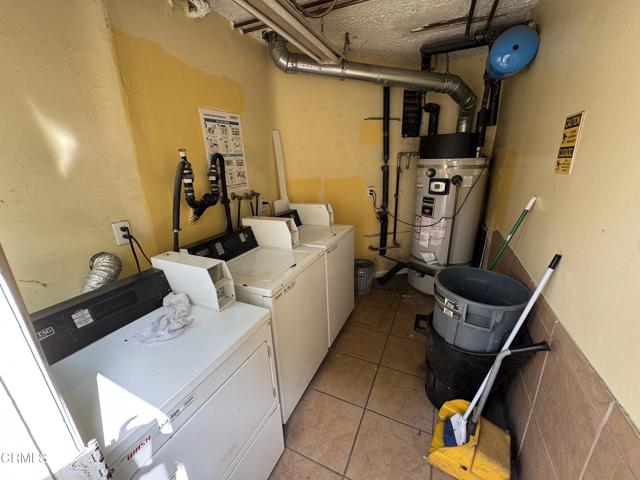 Detail Gallery Image 10 of 13 For 14553 Hartland St, Van Nuys,  CA 91405 - – Beds | – Baths