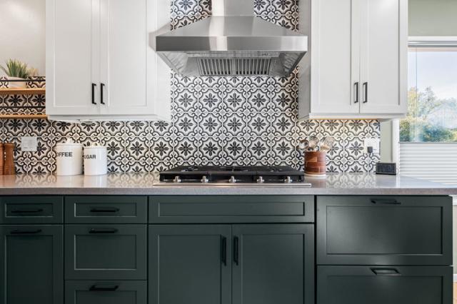 8124 Greenly Drive, Oakland CA: https://media.crmls.org/mediaz/a9cb62fc-a6f5-4080-9243-f1859ad12c09.jpg