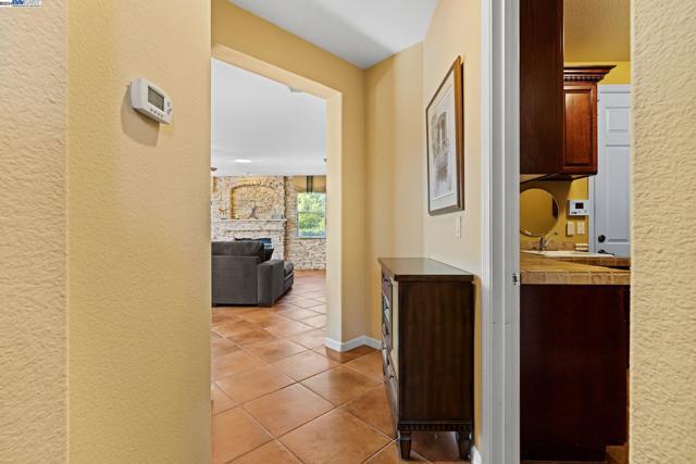 Image 21 of 60 For 1017 Vineyard Dr