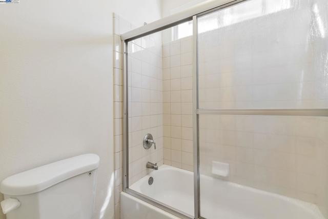 5675 Arcadia Cir, Discovery Bay CA: https://media.crmls.org/mediaz/a9cb817b-9d5e-41b8-a726-835e88332610.jpg