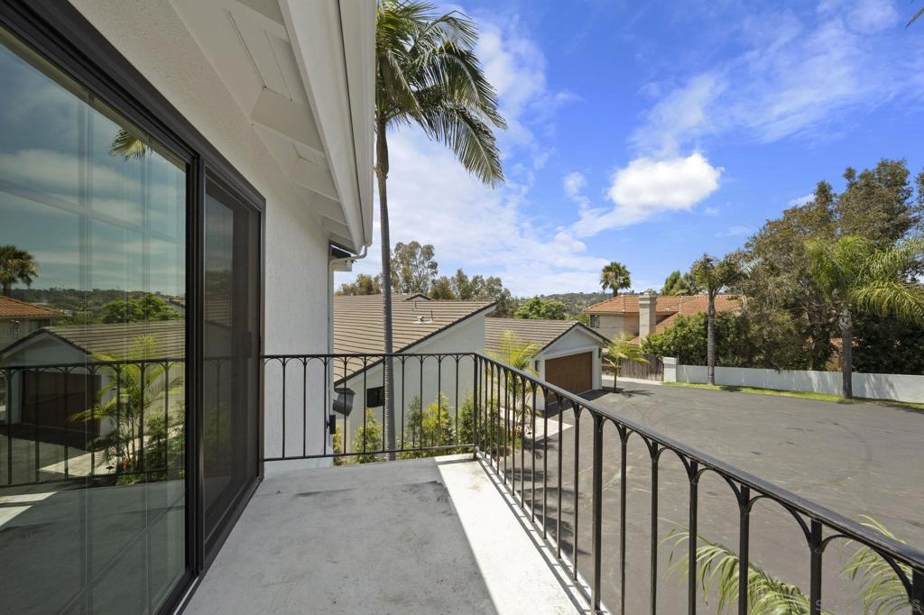 683 Marine View Ave - photo 10