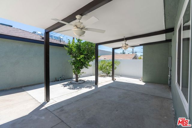 536 Myrtle Street, Glendale CA: https://media.crmls.org/mediaz/a9cbd52d-7306-4d3a-808a-062b92e24161.jpg
